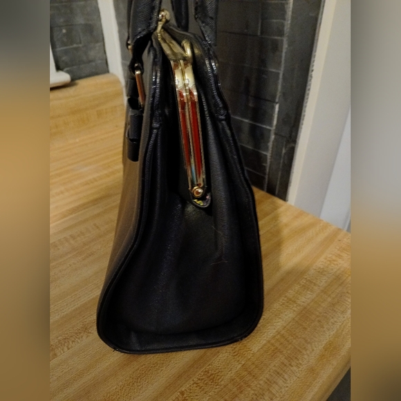 Betsey Johnson Like NEW Black Tote/Crossbody with Kisslock - Picture 10 of 15